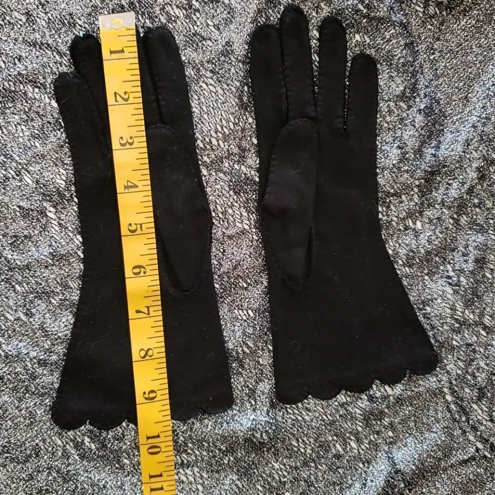 VNTG Black Soft Nylon Gloves